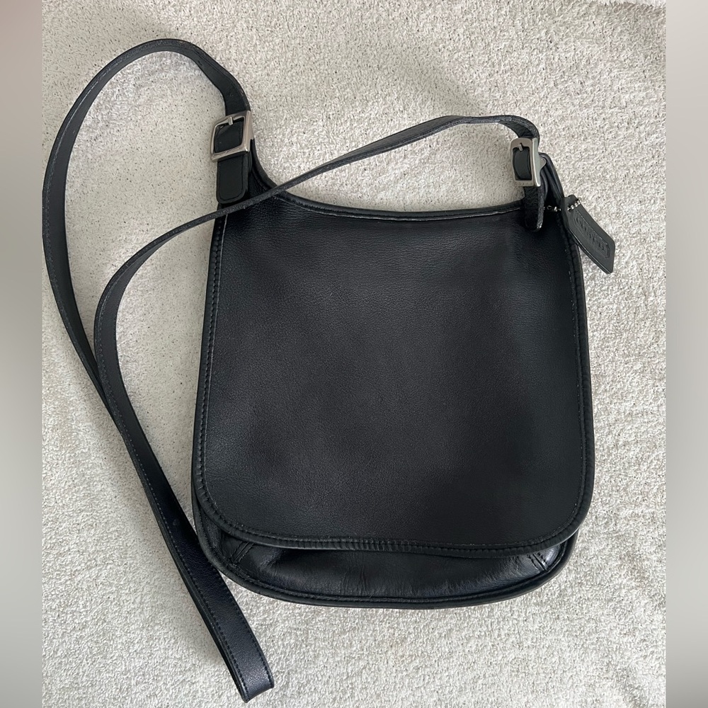 Vintage Hippie 9135, crossbody, great condition, authentic Coach